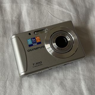 (Category: ) located in . Submitted by ceoretrocamera (Listing ID 1230459535, Image 1). Description: .