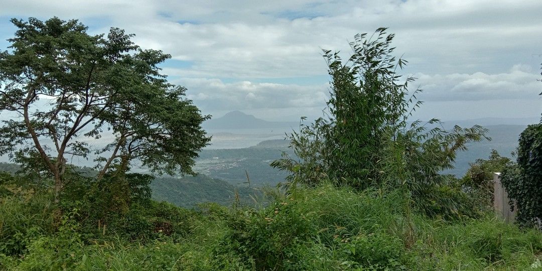 Overlooking lot in tagaytay (Category: Lot) located in Noveleta. Submitted by eboyiskobar (Listing ID 1230491246, Image 2). Description: Forsale!!!! For sale!!!!! overlooking lot in tagaytay with full view taal 1,800 sqmtrs with clean title updated tax besides antonios breakfast and lazuri hotel only for tripping schedule pls call or text this no.09758611619 and look for mr.eddie thank you Godbless po.