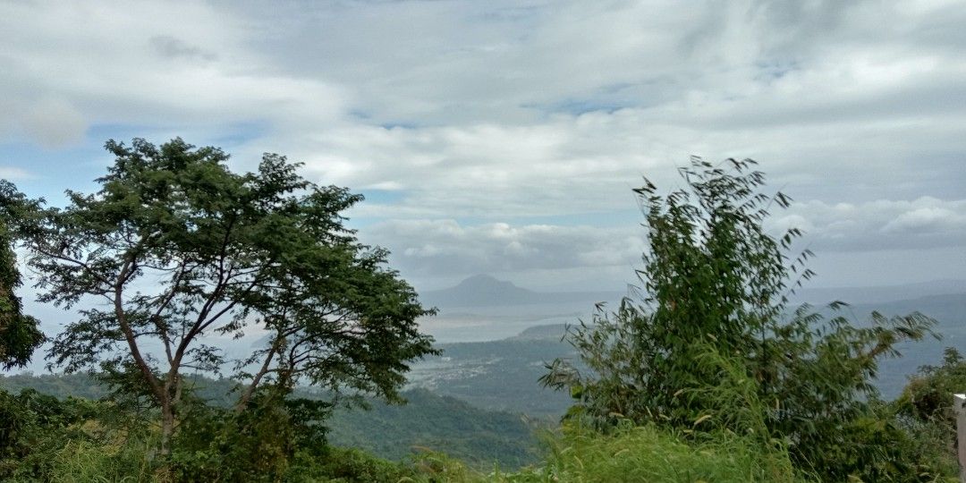 Overlooking lot in tagaytay (Category: Lot) located in Noveleta. Submitted by eboyiskobar (Listing ID 1230491246, Image 1). Description: Forsale!!!! For sale!!!!! overlooking lot in tagaytay with full view taal 1,800 sqmtrs with clean title updated tax besides antonios breakfast and lazuri hotel only for tripping schedule pls call or text this no.09758611619 and look for mr.eddie thank you Godbless po.