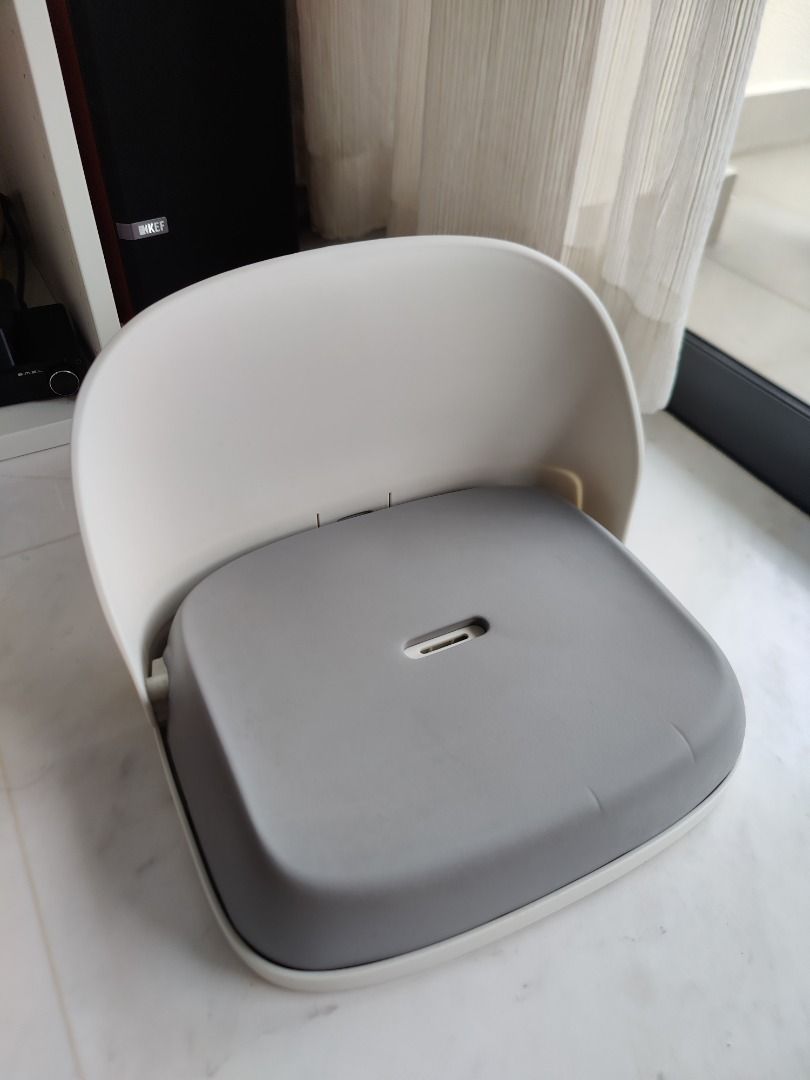 Oxo tot online foldable booster seat