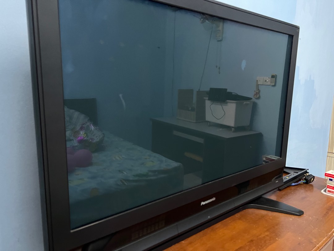 Panasonic Viera 42” plasma tv, TV & Home Appliances, TV & Entertainment