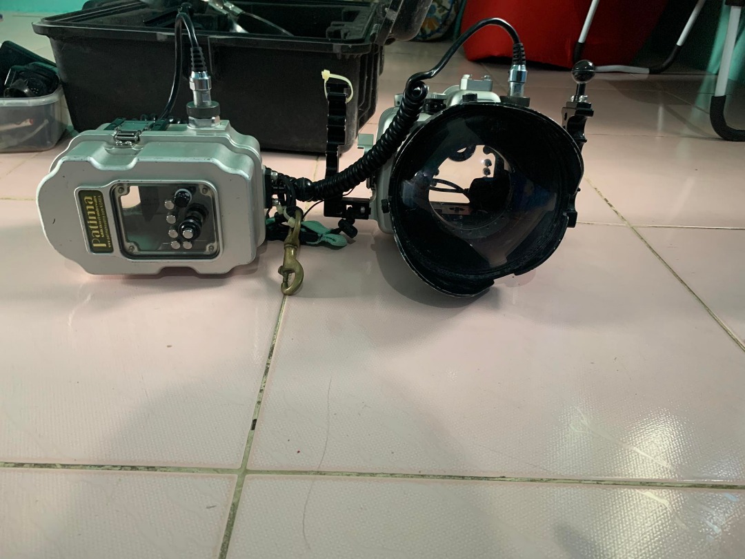 Patima EHC-350DX Housing and Patima housing for the Canon 580EX ...