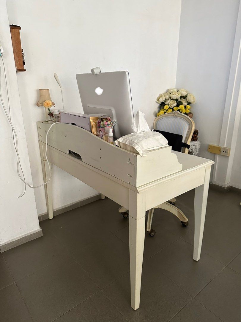 Pottery barn outlet study table