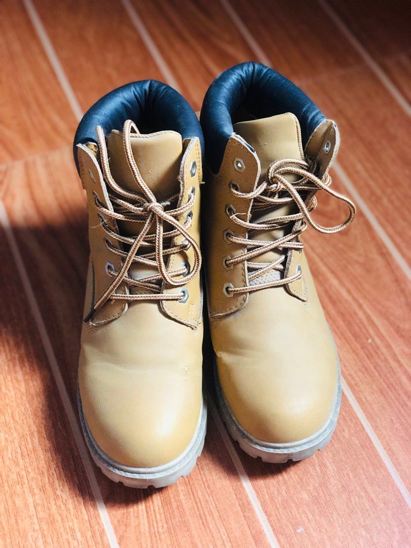 Pre loved Human boots size 38 only