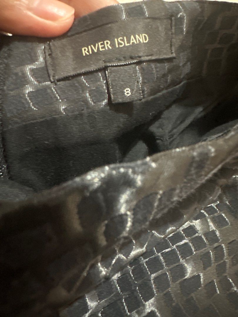 River Island Highwaist Shorts (Category: Shorts) located in Taguig. Submitted by cheesecakejjj028 (Listing ID 1230460682, Image 2). Description: River Island highwaist shorts Small Black UK8.