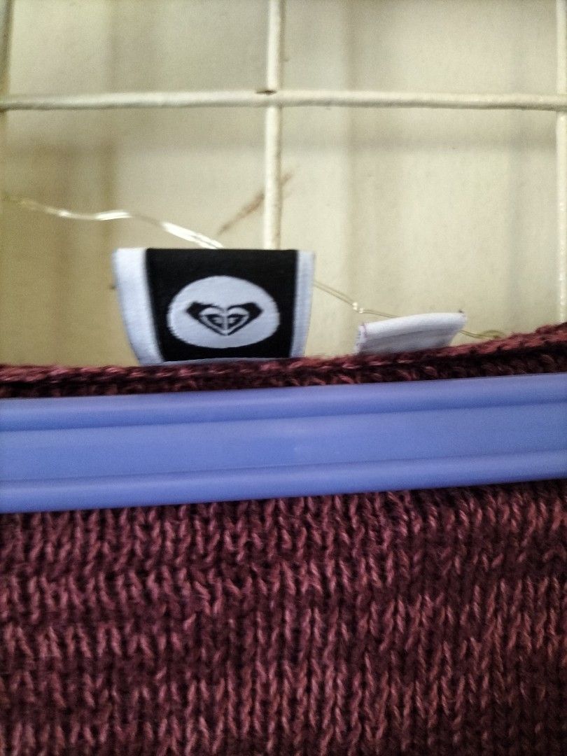 Roxy Cropped Sweater (Category: Others Tops) located in Baguio. Submitted by livewless (Listing ID 1230508847, Image 3). Description: knitted bikini topper, or casual sweater. #everyonewins.