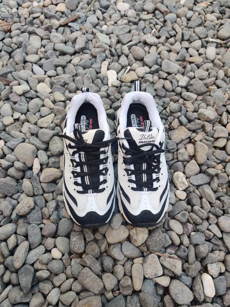 Skecher D