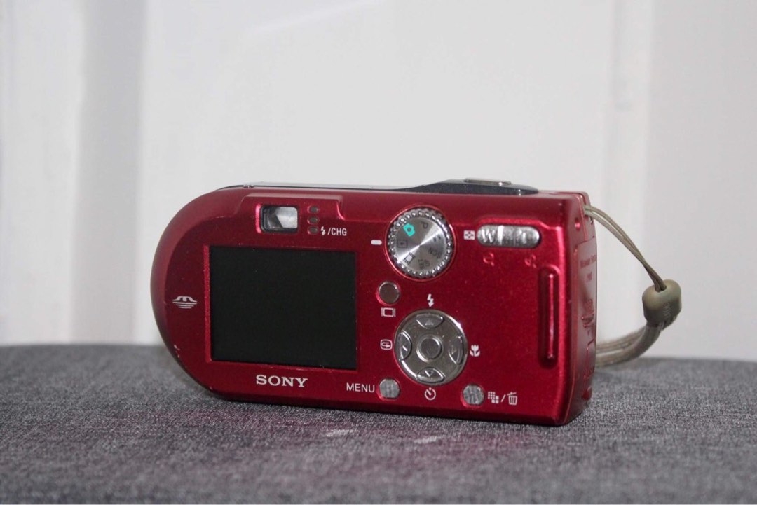 SONY CYBERSHOT DSCP100, Photography, Cameras on Carousell