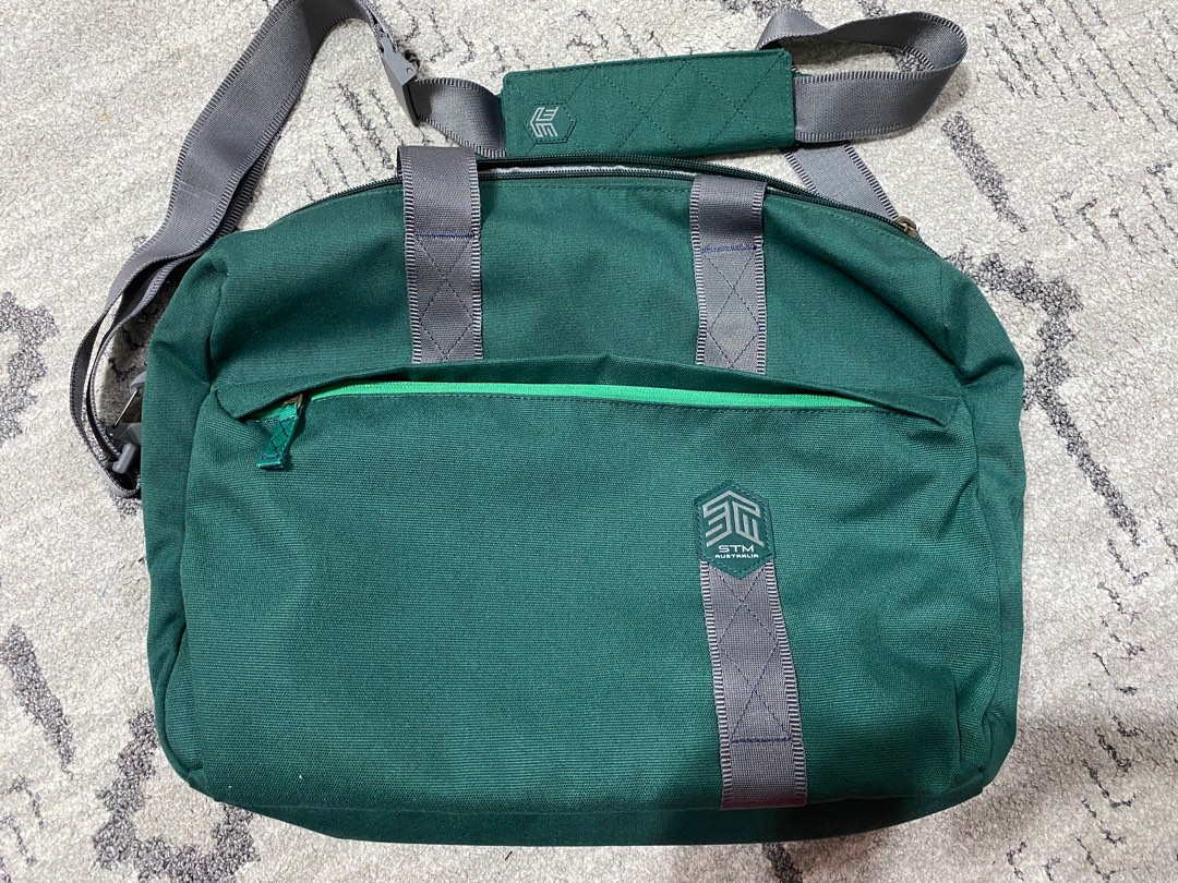 Stm judge messenger hot sale bag