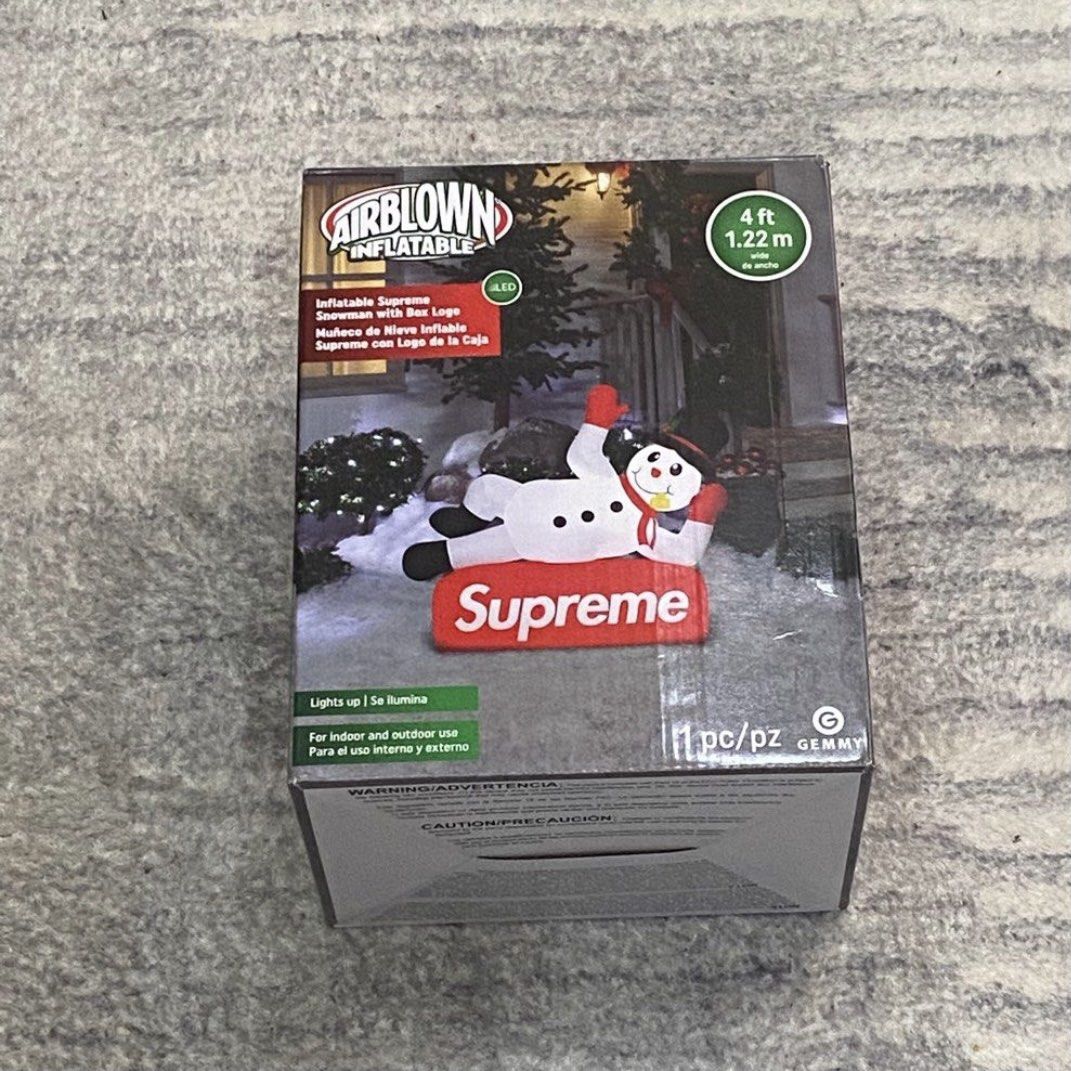 Supreme large inflatable snowman FW 22 New York week 14, Men's