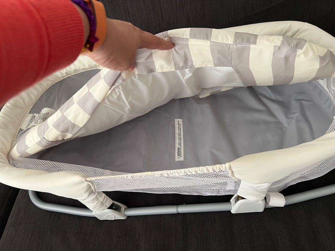 Swaddleme travel bassinet hot sale