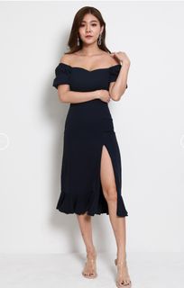 (Category: ) located in . Submitted by dearestcloset (Listing ID 1230493906, Image 1). Description: .