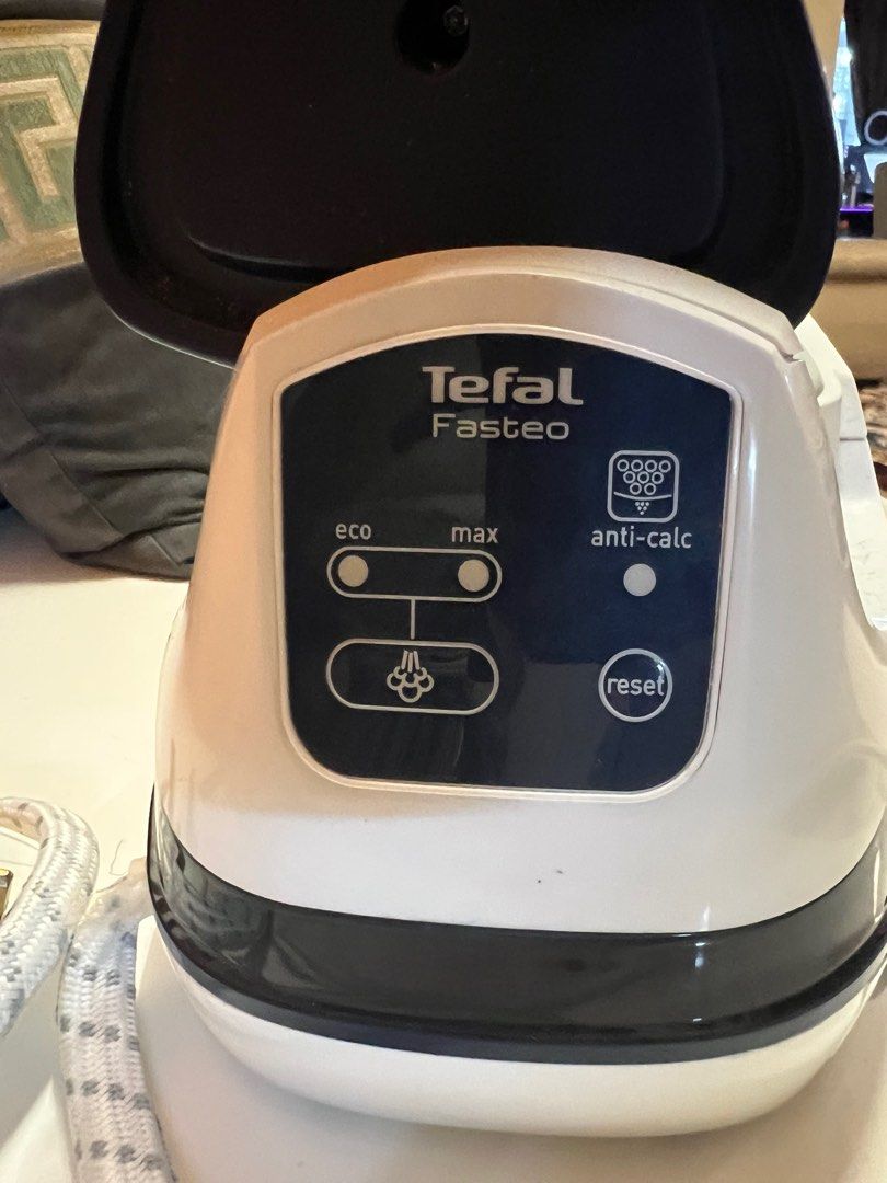 Tefal fasteo iron, TV & Home Appliances, Irons & Steamers on Carousell