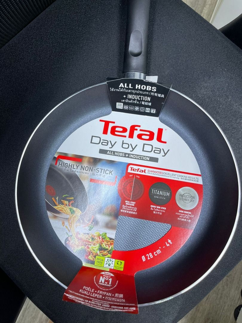 Tefal frying pan 28cm, Furniture & Home Living, Kitchenware & Tableware