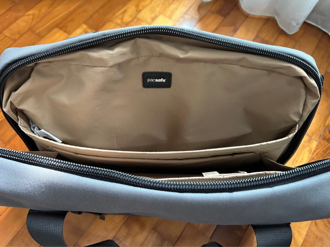 Unbox Therapy X Pacsafe Anti Theft Briefcase Men s Fashion Bags