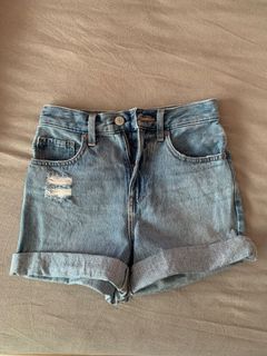 (Category: ) located in . Submitted by clearingmyroomplshelp (Listing ID 1230437480, Image 1). Description: .