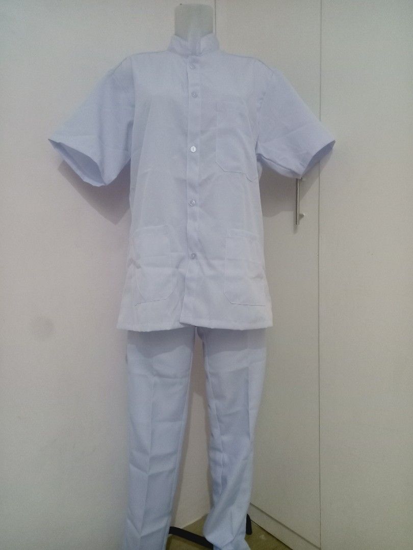 Unisex chef uniform terno👨‍🍳 (Category: Sets & Coordinates) located in Balagtas. Submitted by Spothings (Listing ID 1230521147, Image 1). Description: S-L pants: waistline 30" length 39" top: Length 29".