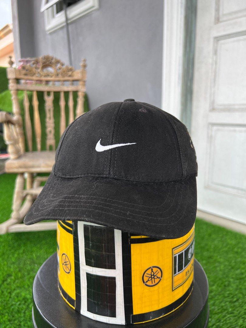 Vintage Nike golf x Disney Made in USA Hat Men s Fashion Watches