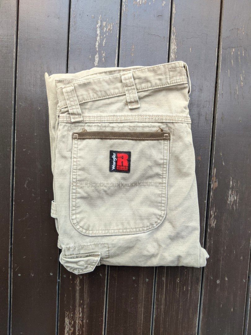 Beige Wrangler Ripstop cargo pants, Men's Fashion, Bottoms, Jeans on