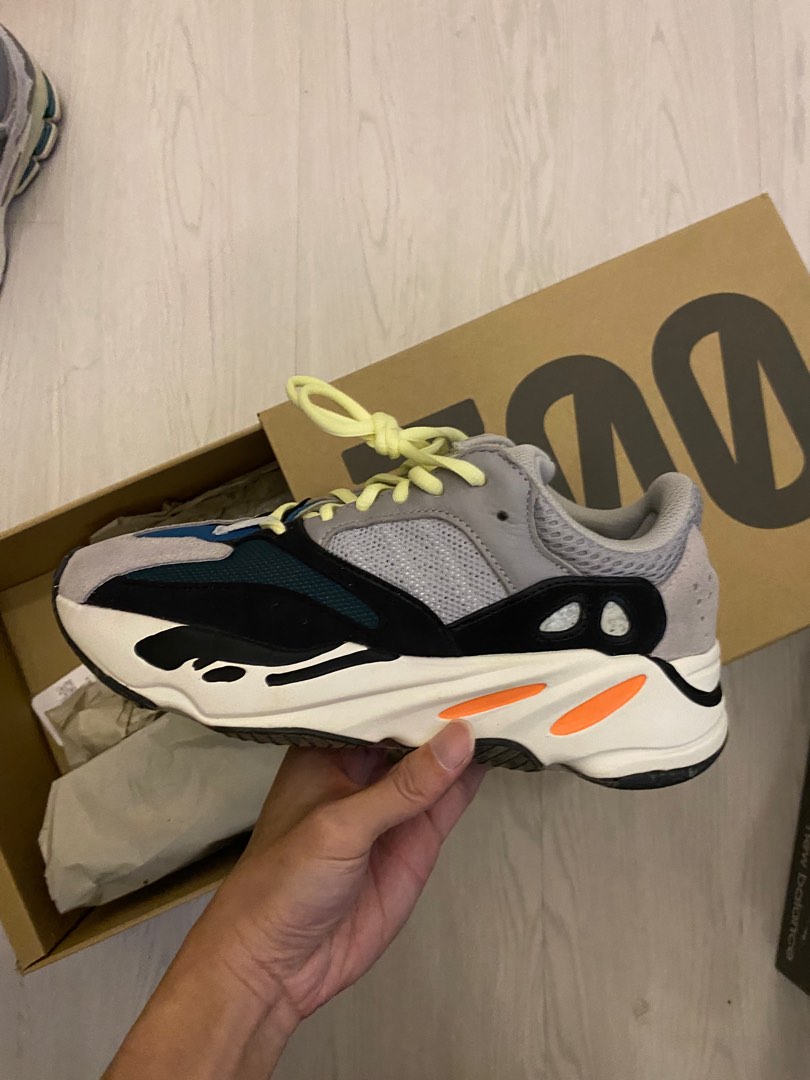 Adidas yeezy wave runner 700 75 online