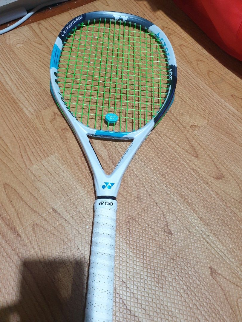 Yonex Astrel 105 tennis racquet