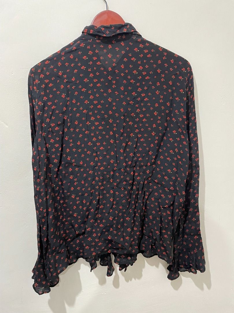 ZARA (New) blouse (Category: Blouses) located in Manila. Submitted by levinc (Listing ID 1230507813, Image 3). Description: .