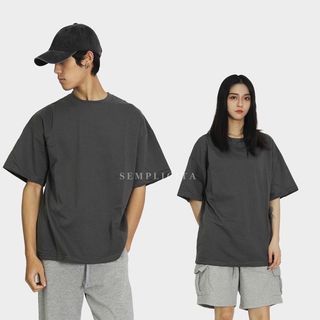 灰色上衣素踢