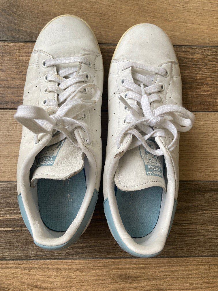 Light blue stan smiths store