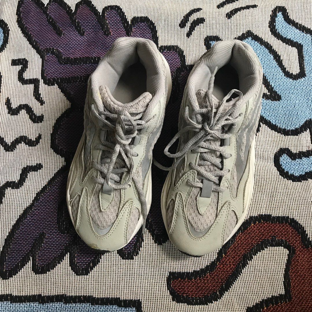 ADIDAS YEEZY 700 v200 static