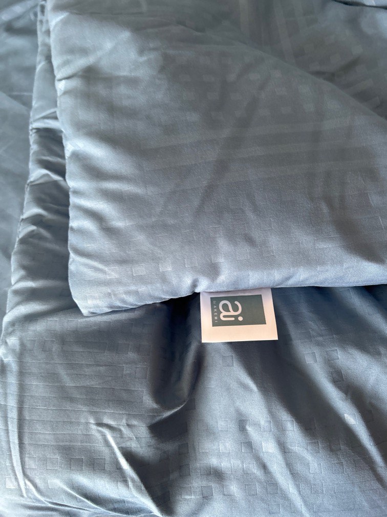 Akemi King size Comforter set (1 comforter, 2 pillow case, 1 fitted