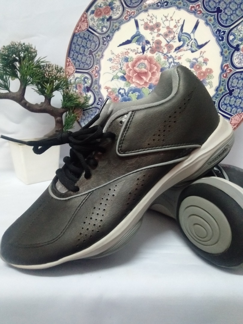 Reebok easytone japan shop