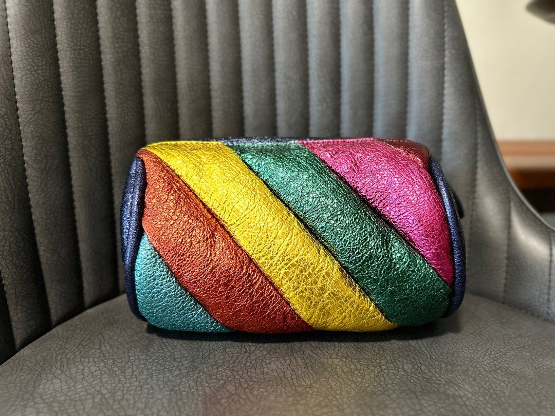 Anya Hindmarch hand bag (Category: Bags & Wallets) located in Singapore. Submitted by godsmen (Listing ID 1230612155, Image 1). Description: Brand new condition. See to believe. Bought it only for collection, have not used yet. Authentic piece. Collection in Bukit Merah or tampines. Other place, pm to discuss. Thanks. .