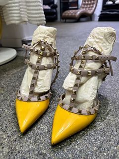 AUTHENTIC VALENTINO PATENT KITTEN HEELS