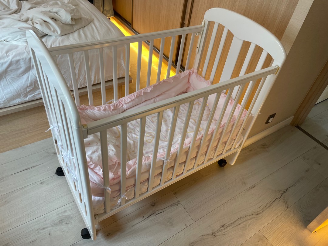 Free Baby bed set - self pick up only , 兒童&孕婦用品, 兒童傢具, 兒童傢具 - 小童床 ...