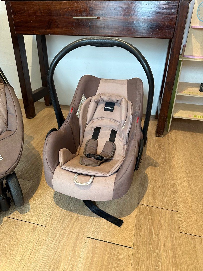 Baby Elle 2 in 1 car seat Free Antar Jaktim, Jakut dan Jaksel on Carousell