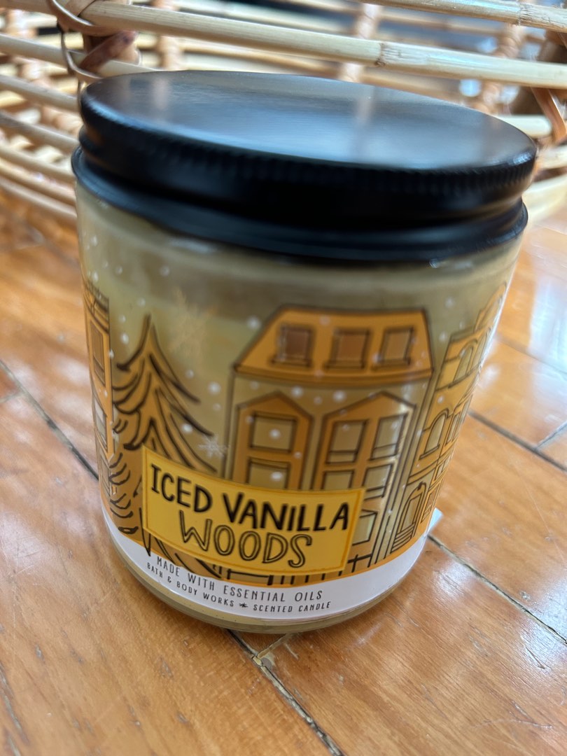 Iced Vanilla Woods (type) - Fragrance Oil