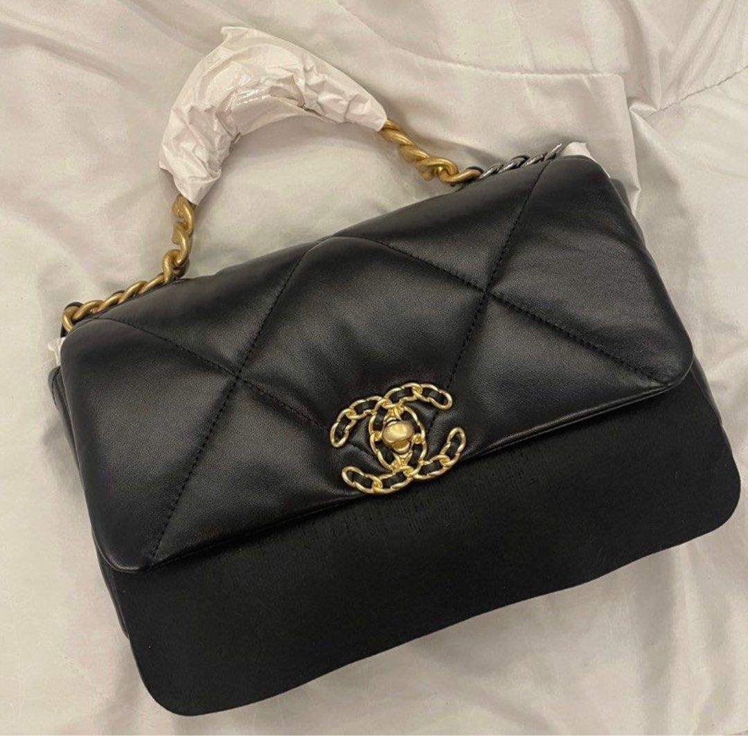 Chanel 19 best sale size small