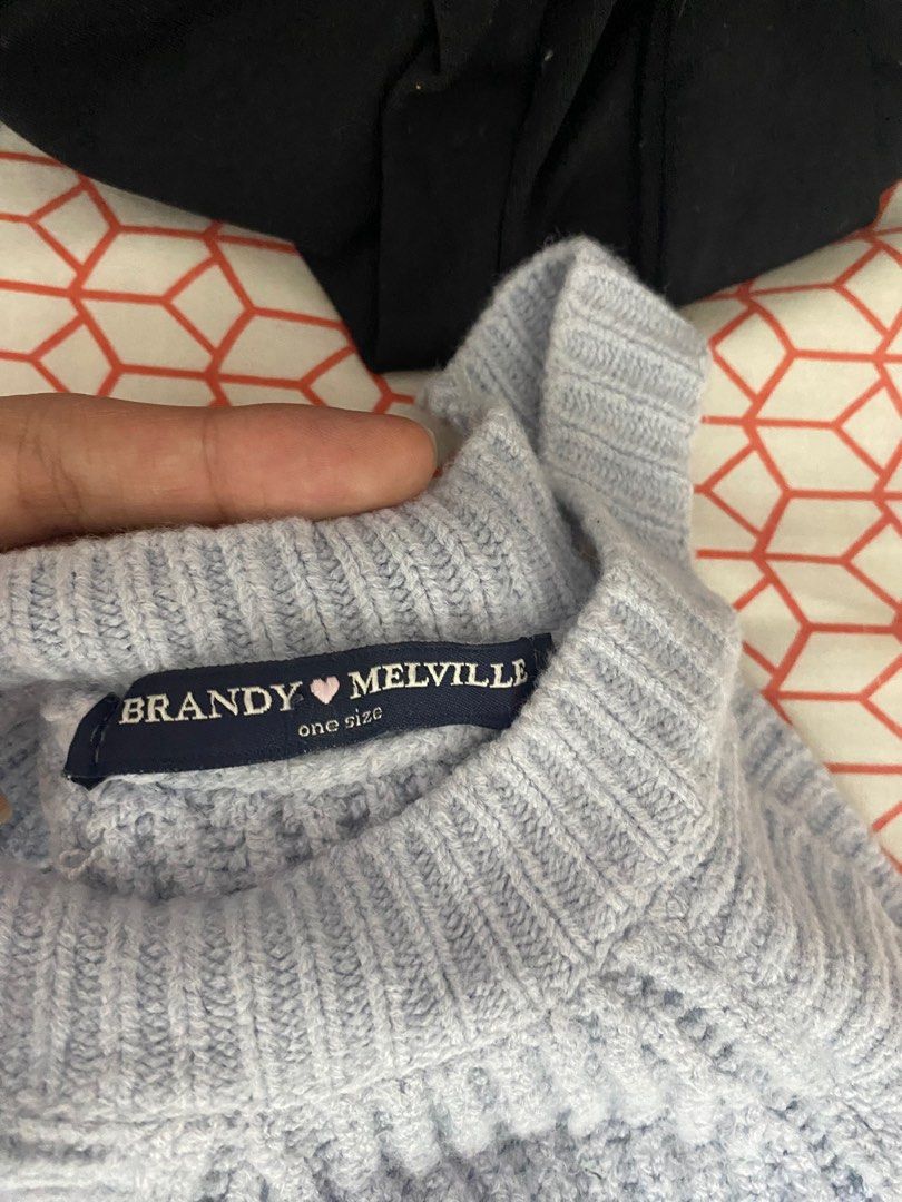 Brandy Melville Halter Top (Category: Sleeveless) located in Paranaque City. Submitted by coconati (Listing ID 1230585374, Image 2). Description: - no visible flaws - strechable - mop: gcash, bdo.