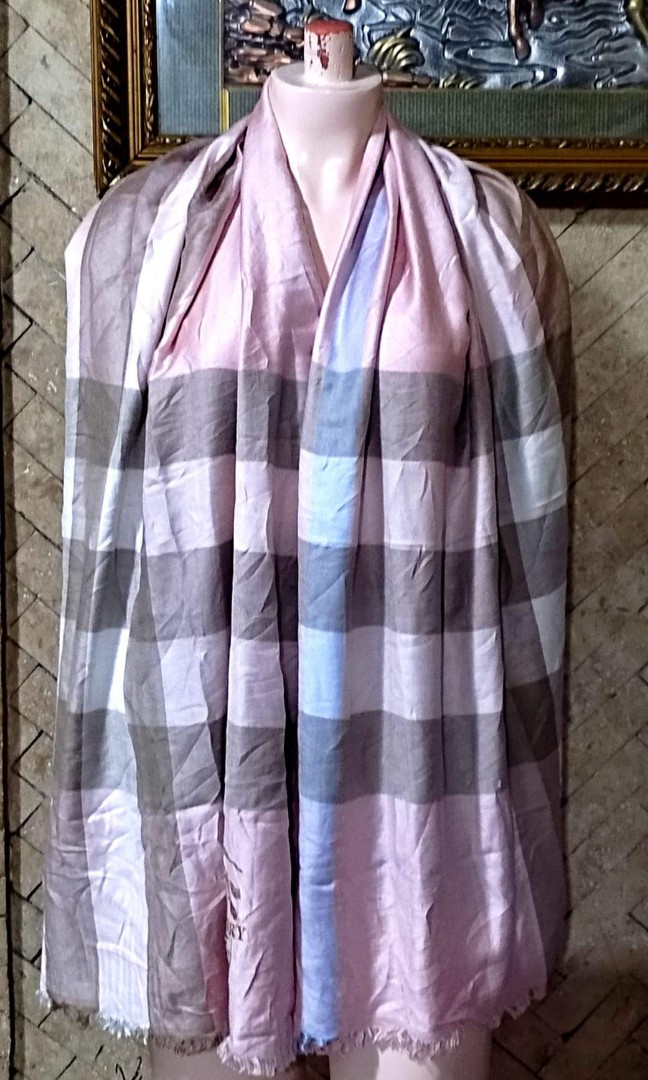 BURBERRY SHAWL on Carousell