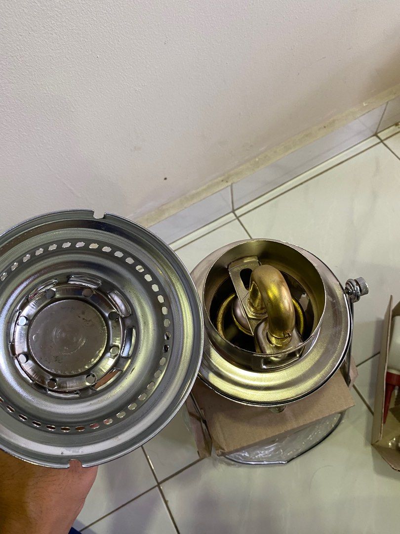 Butterfly Pressure Lantern (Steel Body), Sports Equipment, Hiking