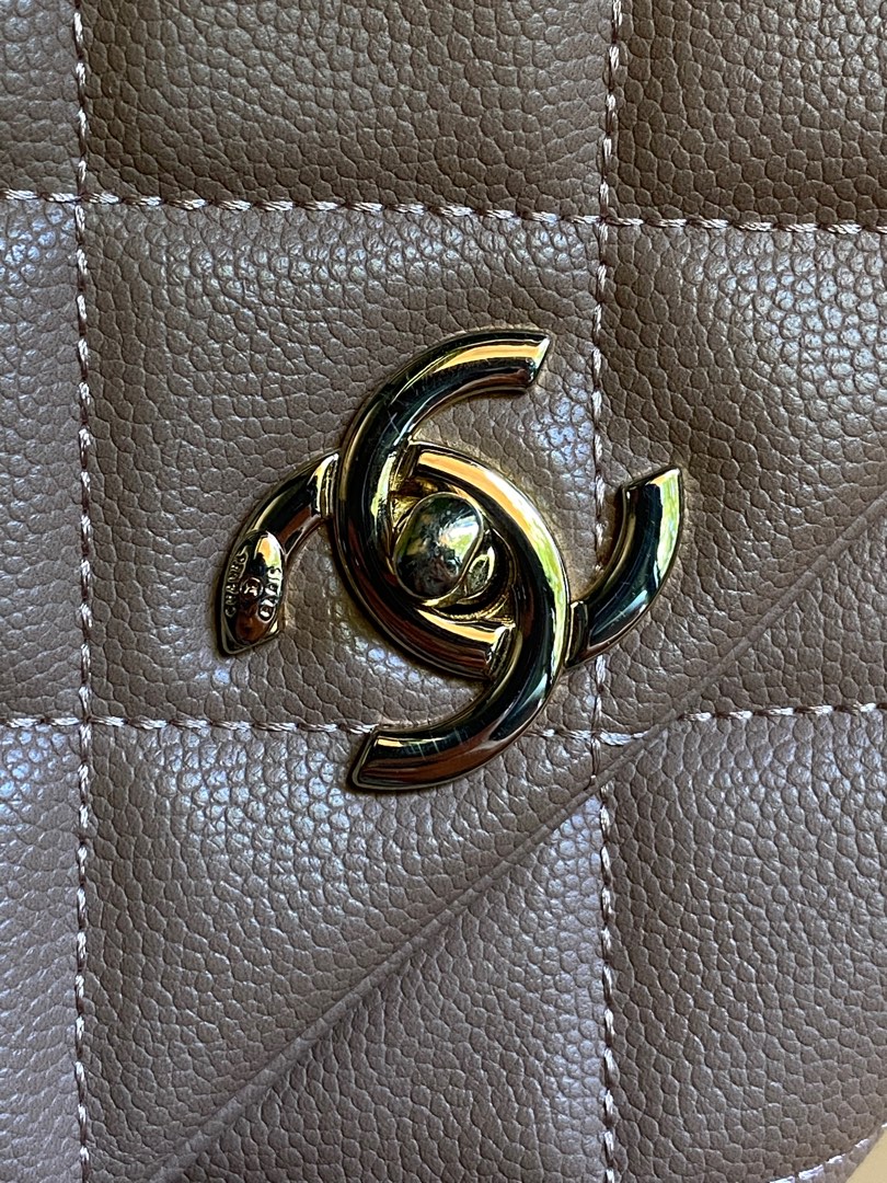 CHANEL BAG !!!!!, Women's Fashion, Bags & Wallets, Shoulder Bags on