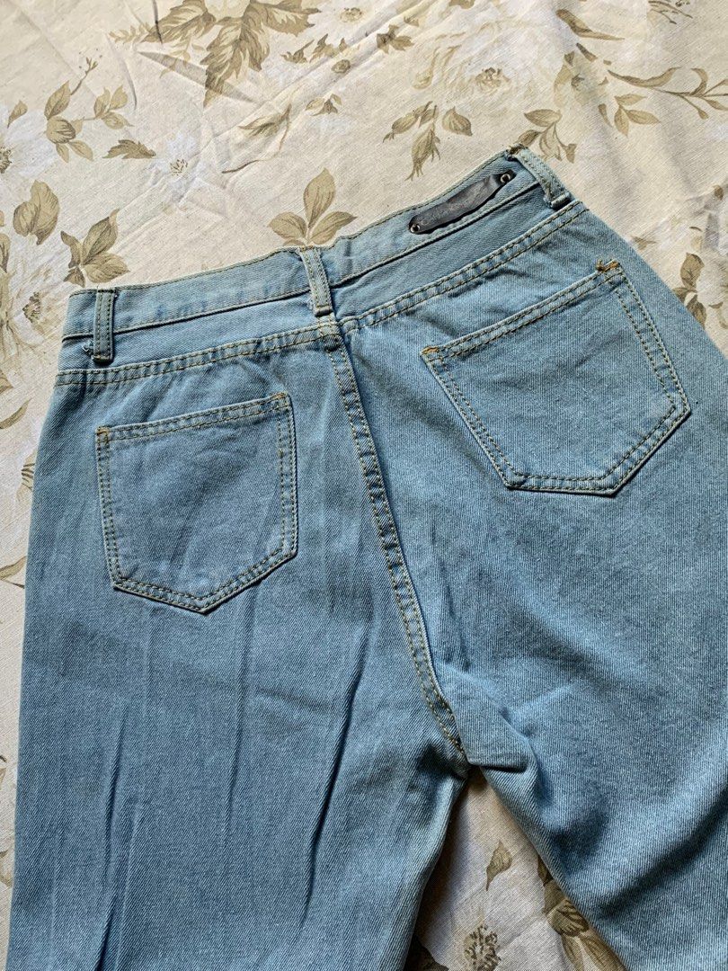 Classic mom denim jeans (Category: Jeans) located in Las Pinas. Submitted by tyrastyle (Listing ID 1230593204, Image 3). Description: Light blue color Size 27-28” Length 36.5”.