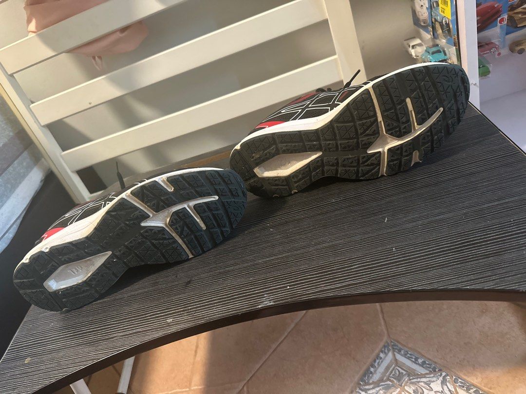 Asics running sales shoes on clearance