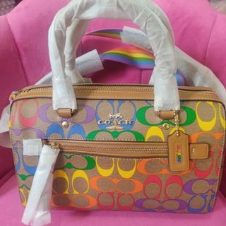 (Category: ) located in . Submitted by sizzies_fashion_style (Listing ID 1230546316, Image 1). Description: .