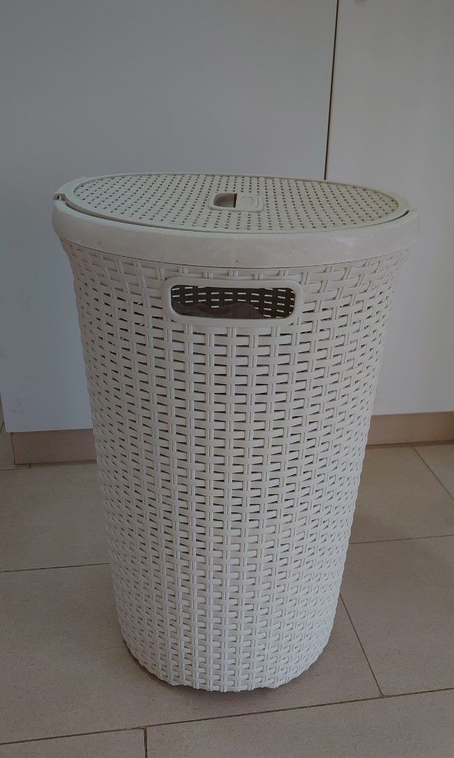 Curver round laundry basket, Furniture & Home Living, Home Improvement