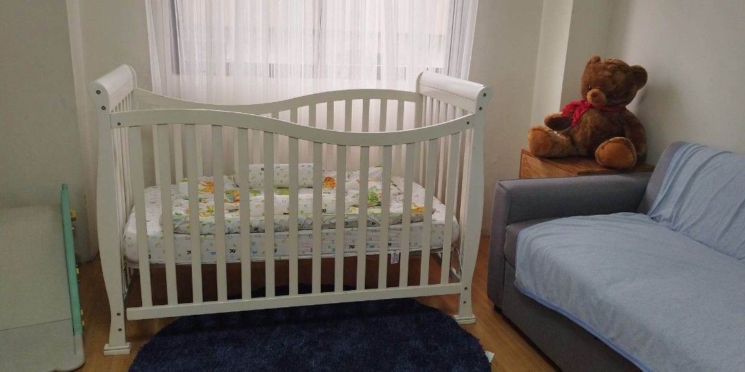 Shermag lancaster crib hotsell