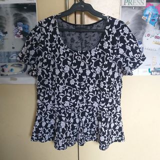 Forever 21 Black and White Floral Blouse