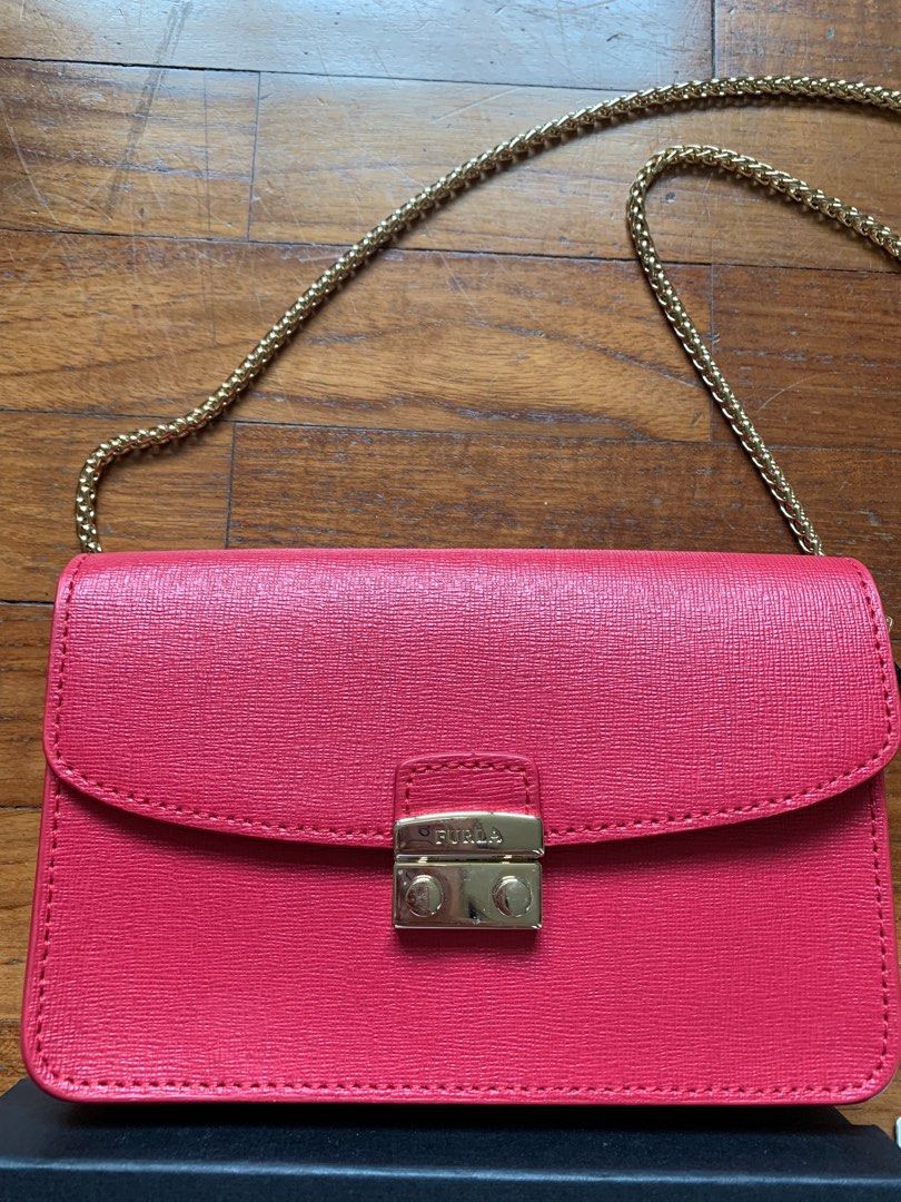 Furla wallet on chain like new