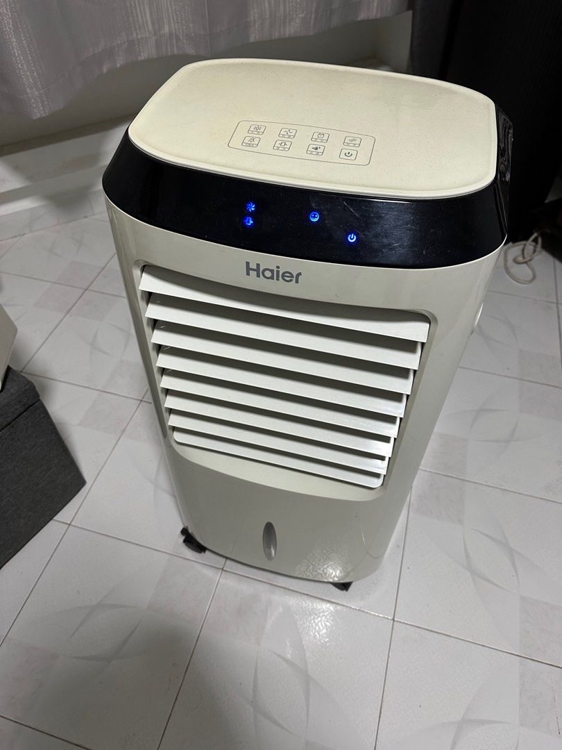 Haier cooling fan with 6 packs ice packs, Furniture & Home Living