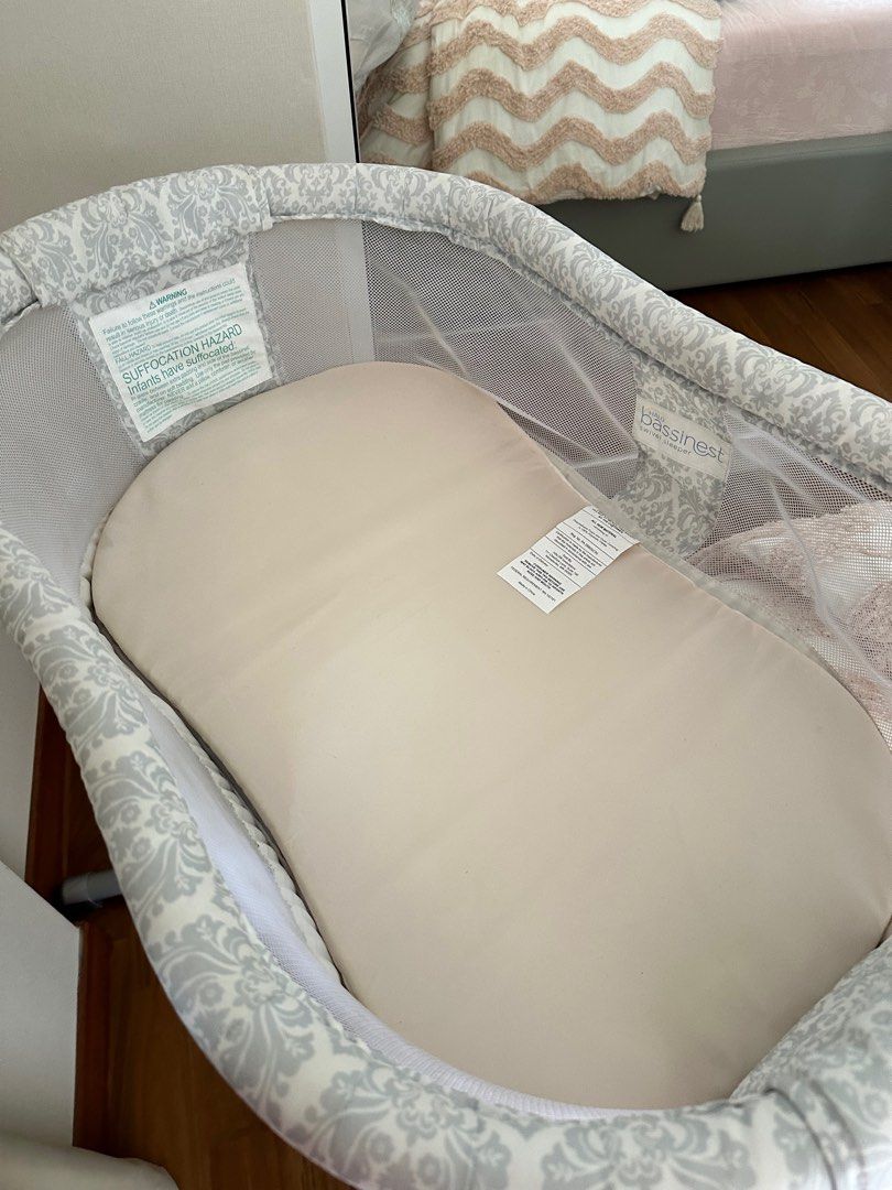 Halo swivel sleeper, Babies & Kids, Baby Nursery & Kids